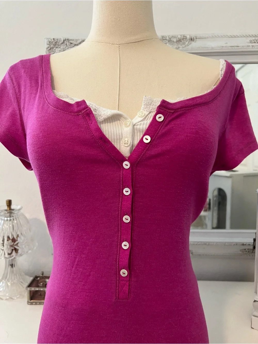 vintage fitted pink henley short sleeve top - Picture 3 of 5